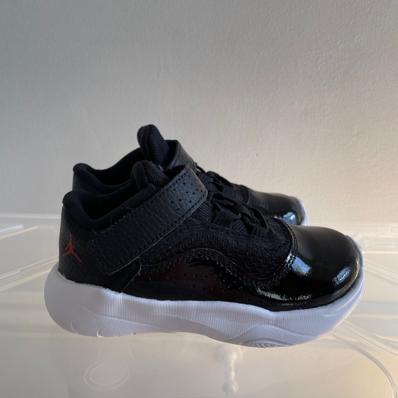 Nike Air Jordan 11 CMFT Low Kids size 8 - Picture 4 of 8